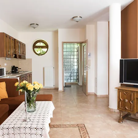 Feng Shui Wellness Apartmanhaz Heviz Apartment Heviz