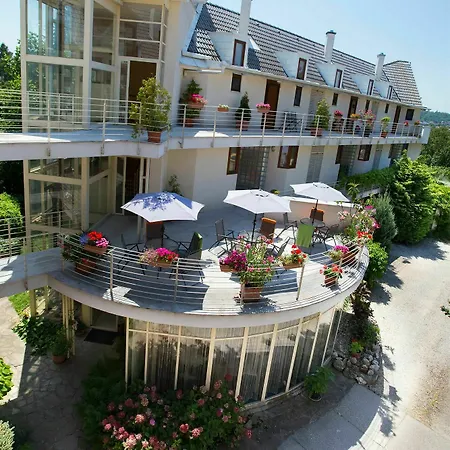 Feng Shui Wellness Apartmanhaz *